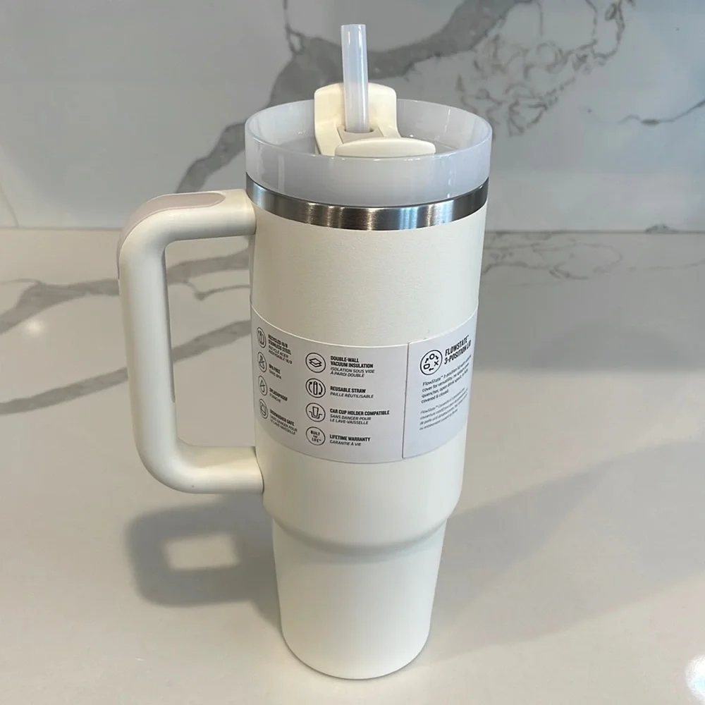Stanley - 30 oz. CREAM Quencher H2.0 Flowstate Tumbler with Handle - NWT!